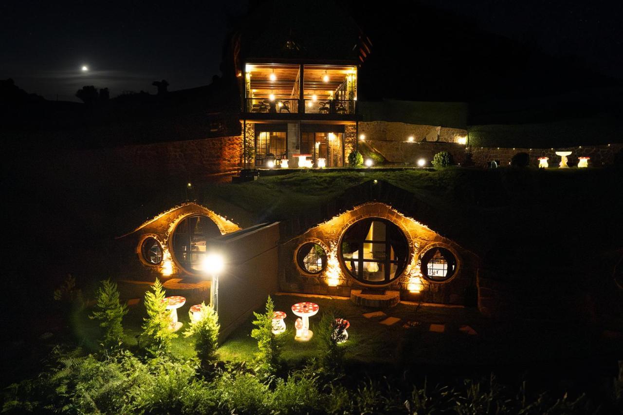 Hobbit Chalet Hotel Camlihemsin Exterior photo