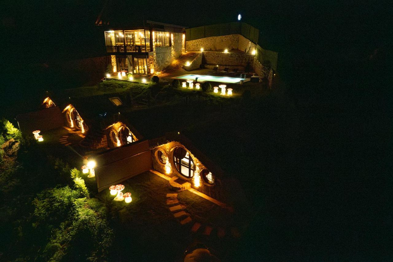 Hobbit Chalet Hotel Camlihemsin Exterior photo
